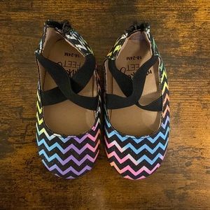 Monkey Feet Slip-On. 18-24M. Great condition.